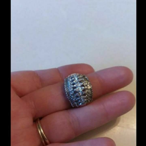 PENDING❤Free Shipping❤ Beautiful! 1.5 + Carat Genuine Diamond Ring - Picture 4 of 6